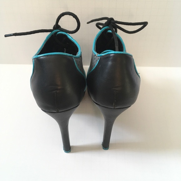 T.U.K Gray & Turquoise Panel Lace-Up Pump Sz 8 - Picture 7 of 7
